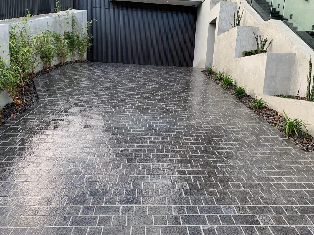 Impala Black Flamed Brick Pattern Granite Cobblestones