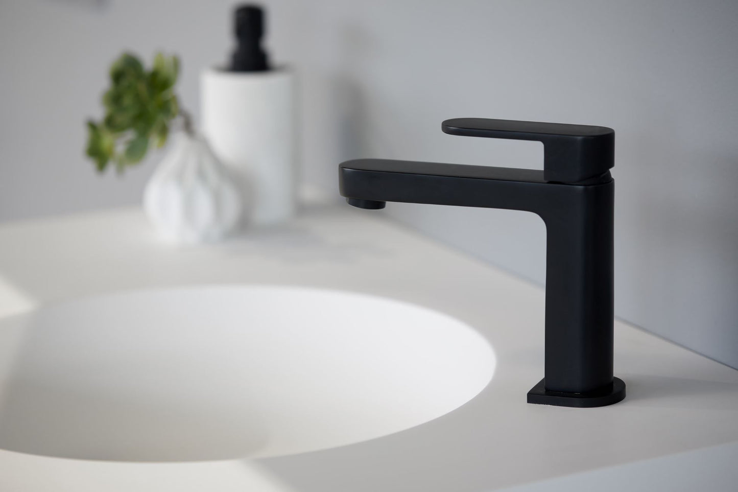 Ecco Matte Black Basin Mixer