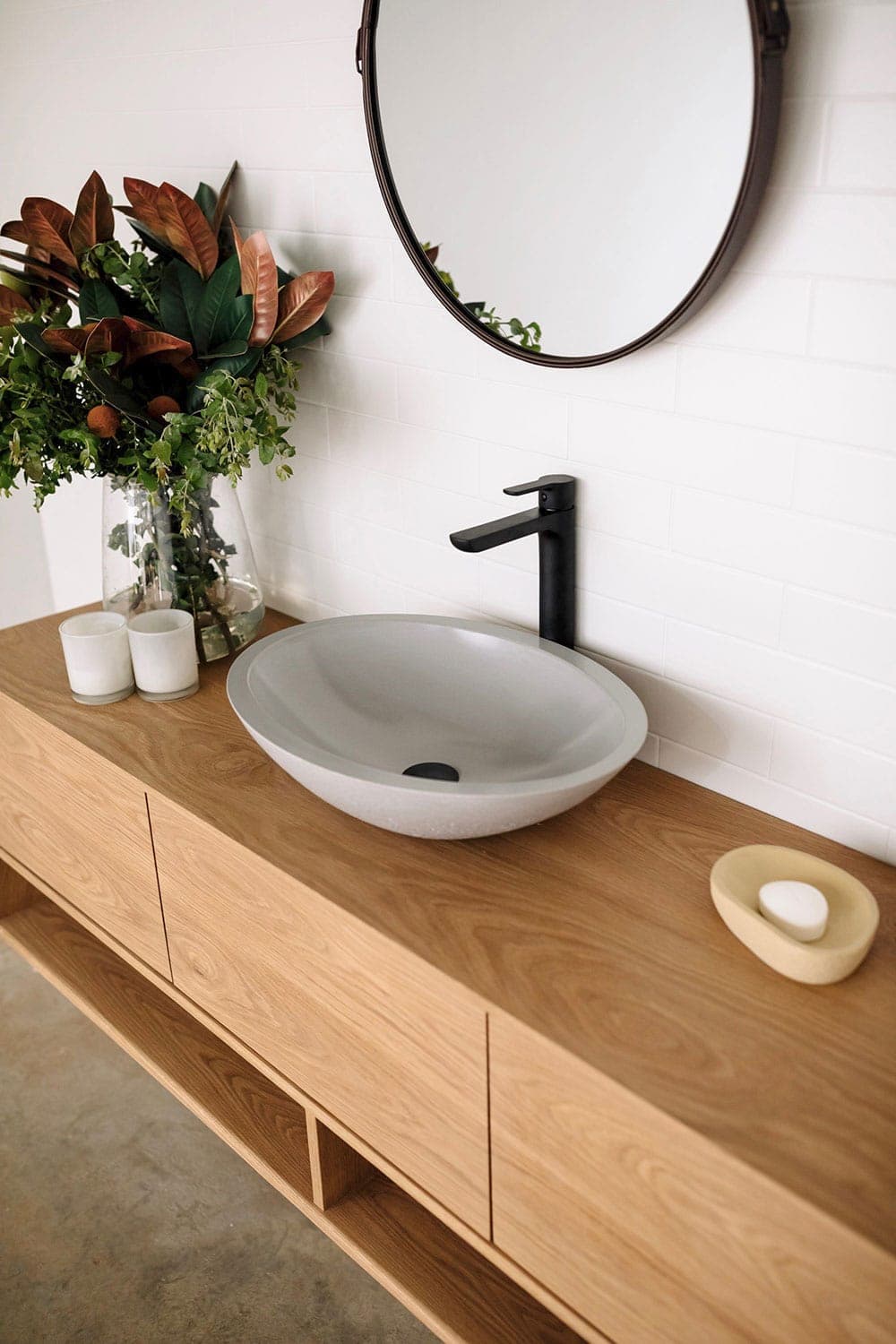 Oval Vessel Basin - ceramica living mock up