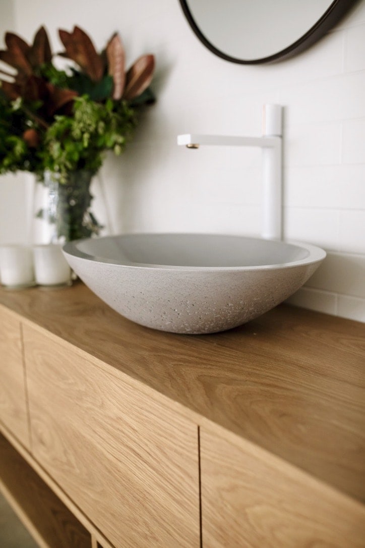 Oval Vessel Basin - ceramica living mock up